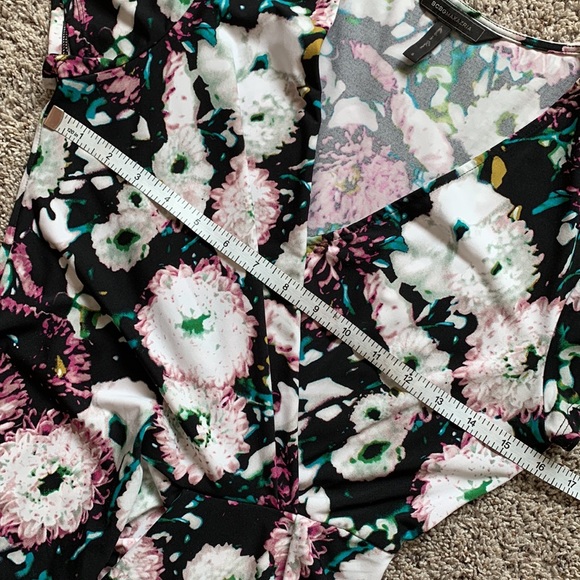 BCBG MaxAzria Short Sleeve V Neck Trim Detail Office Floral Event Dress - Picture 7 of 14